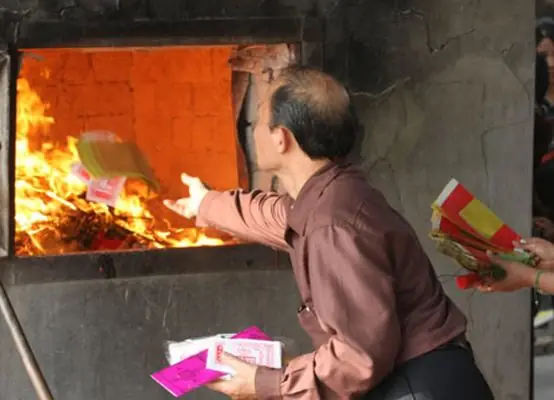 Bài Văn Cúng Hết Tết
