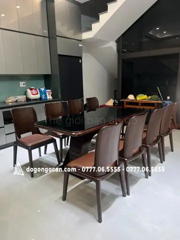 Bàn Ăn Mặt Kính Đen