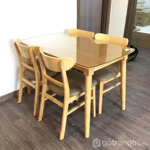 Bàn Ăn Mặt Kính Đen