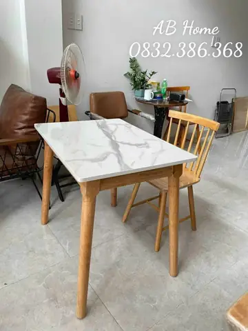 Bàn Ăn Mặt Nhựa Giả Đá