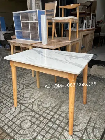 Bàn Ăn Mặt Nhựa Giả Đá