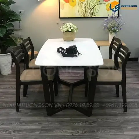 Bàn Đá Hoa Cương Chân Sắt