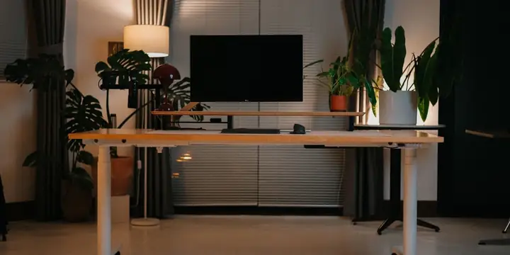 Bàn Làm Việc Tuổi Kỷ Tỵ