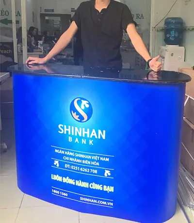 Bàn Lễ Tân Sự Kiện