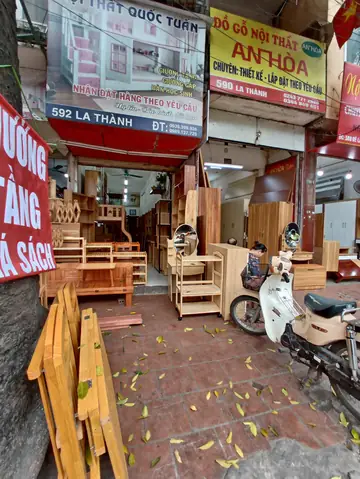 Bàn Thờ Treo Tường Đê La Thành