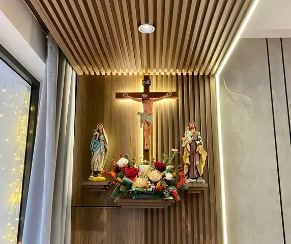 Cách Bài Trí Bàn Thờ Thiên Chúa
