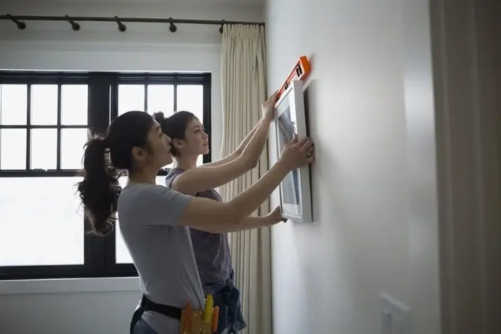 Cách Khoan Tường Không Cần Máy Khoan