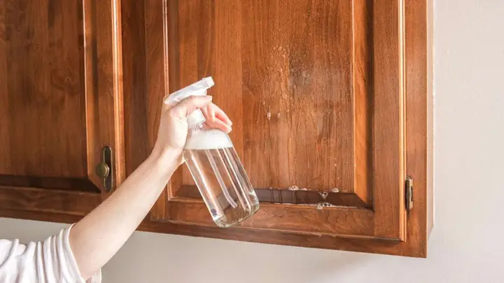 Cách Làm Sạch Tủ Bếp Gỗ