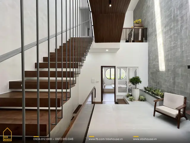 Cầu Thang Nhà Lệch Tầng Đẹp