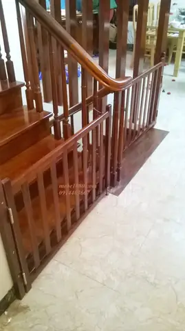 Chặn Cầu Thang Bằng Gỗ