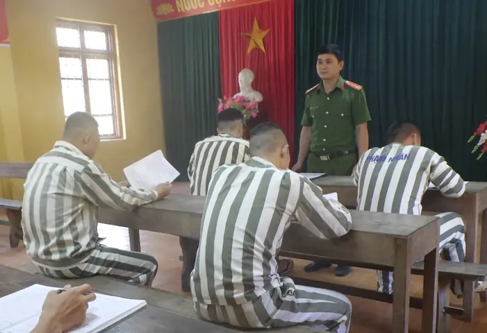 Cho Tốt Bàn Ghế Cũ Tam Kỳ