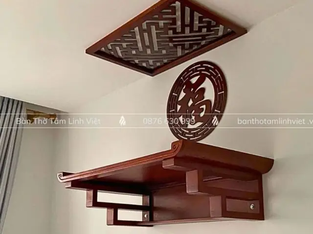 Chữ Đặt Trên Bàn Thờ