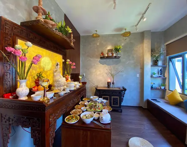 Đặt Bàn Thờ Đối Diện Cầu Thang