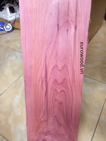 Giá Gỗ Tuyết Tùng Đỏ