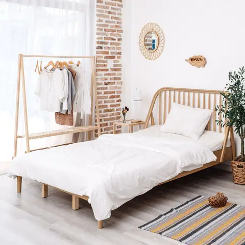 Giường Gỗ Thông Có Tốt Không
