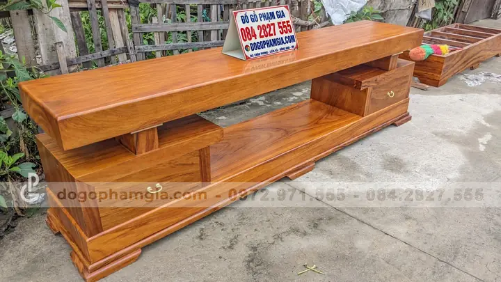 Kệ Tivi Bằng Gỗ Nguyên Khối