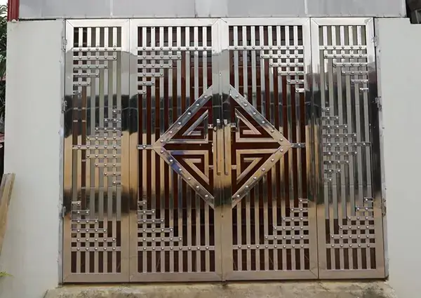 Mau Cua Inox 4 Canh Dep 2017