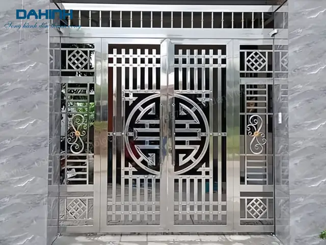 Mau Cua Inox 4 Canh Dep 2017