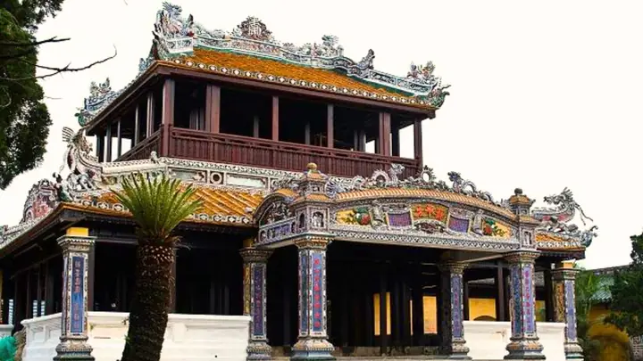 Nhà Cổ Điển Việt Nam