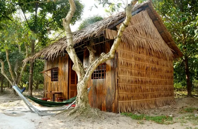 Nhà Lá Ở Miền Tây