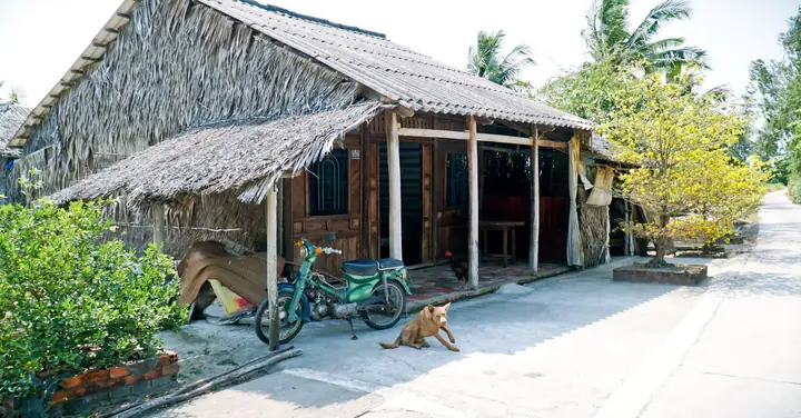 Nhà Lá Ở Miền Tây