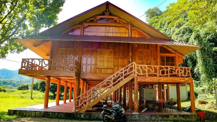 Nhà Sàn Gỗ 2 Tầng
