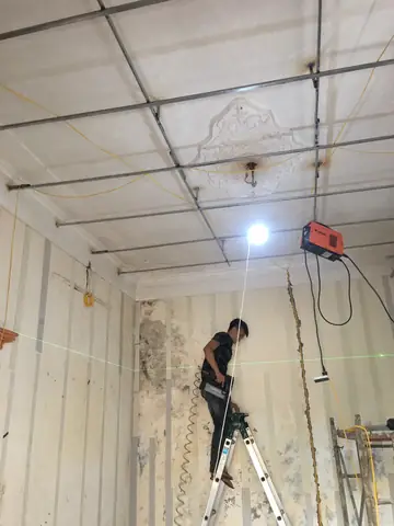 Nhựa Trần Nhà Giá Bao Nhiêu