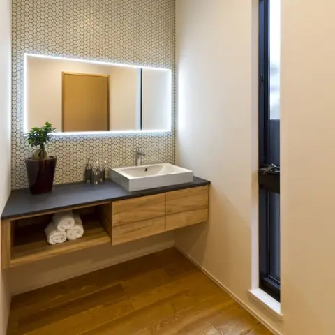 Phong Thuy Bep Va Toilet