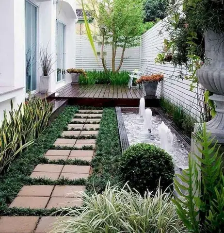 Tiểu Cảnh Sau Nhà Ống