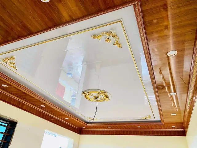 Trần Nhựa Loại Nào Tốt