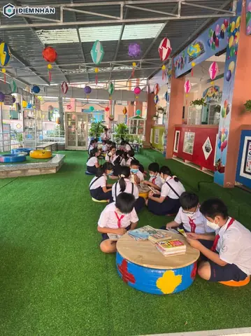 Trang Trí Góc Thư Viện Ngoài Trời