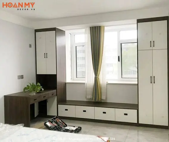 Tủ Quần Áo Bao Quanh Cửa Sổ